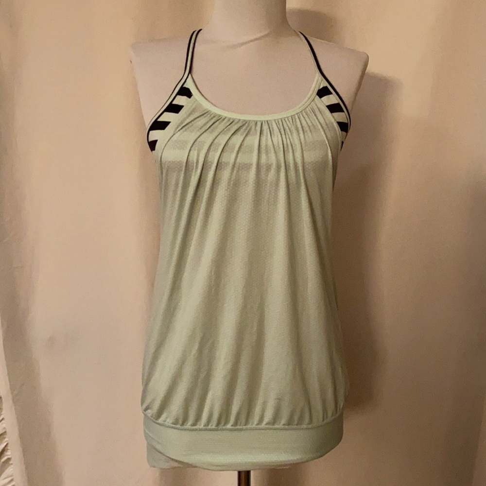 Lululemon top w/built-in bra - Picture 2 of 6